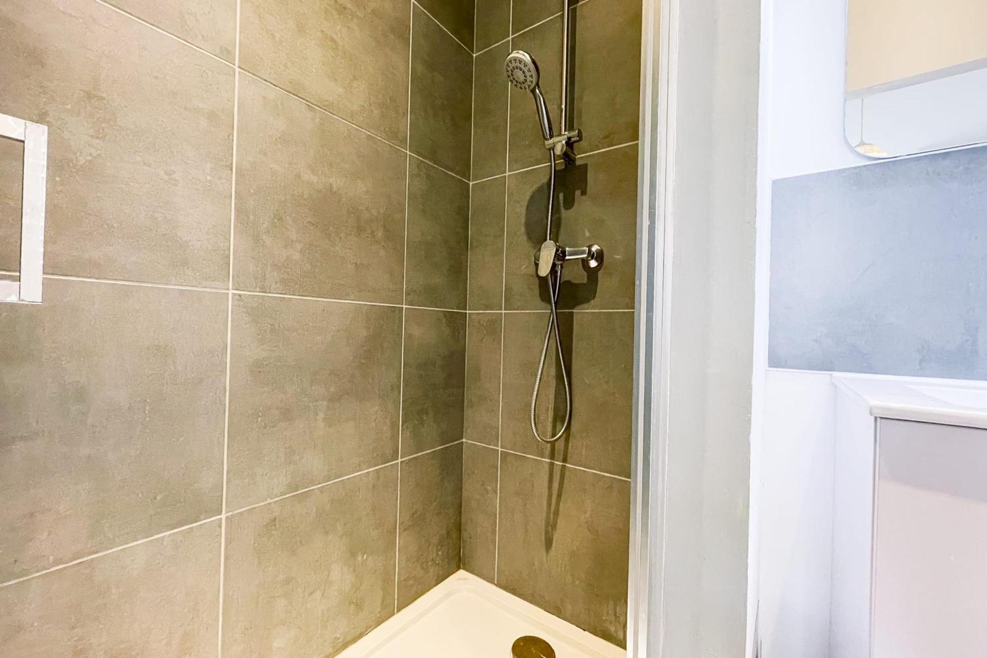#G3 The Authentic T2 Downtown Balcony Tramway Apartment Гренобъл Екстериор снимка