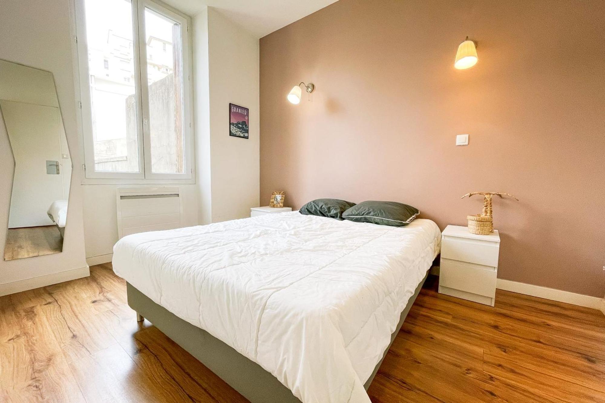 #G3 The Authentic T2 Downtown Balcony Tramway Apartment Гренобъл Екстериор снимка
