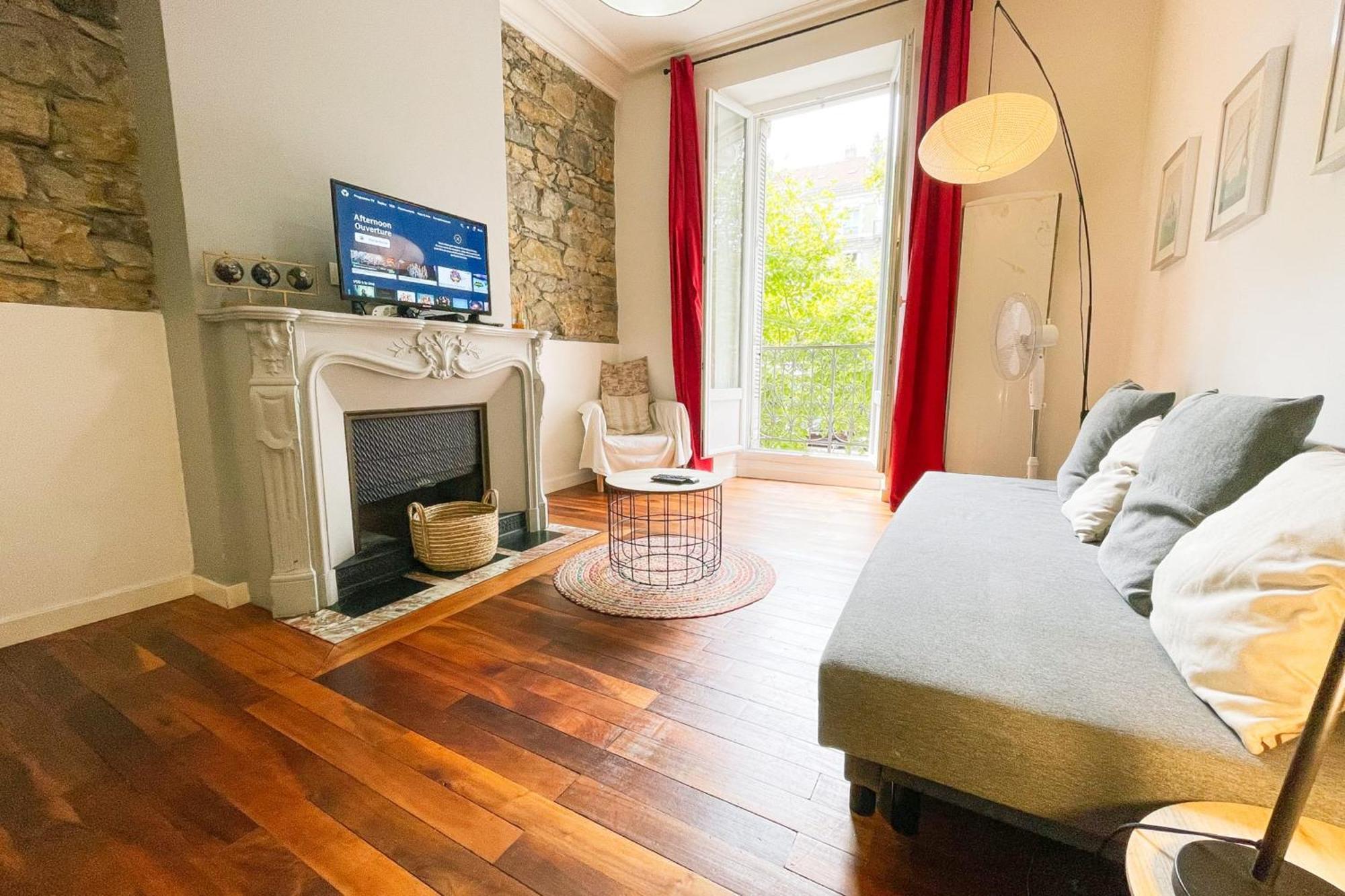 #G3 The Authentic T2 Downtown Balcony Tramway Apartment Гренобъл Екстериор снимка